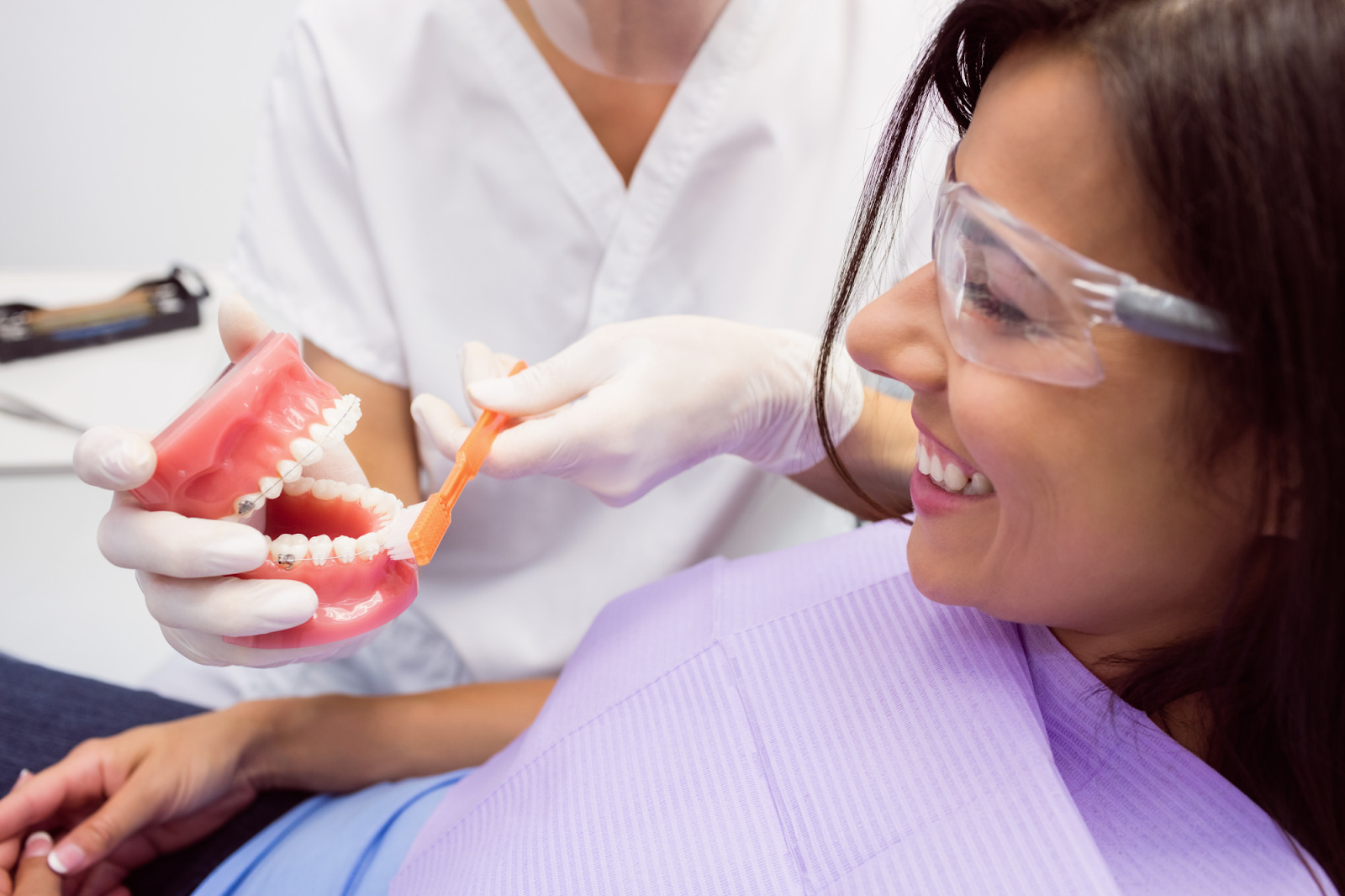 Periodontal Implants vs. Dental Implants: Which is the Best Option for You